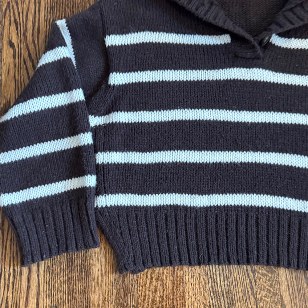 Altar’d State sweater - Picture 4 of 4